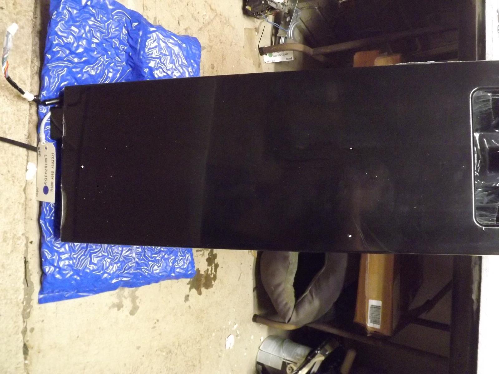 Whirlpool Refrigerator LW11026356 Freezer Door Assembly New *SEE NOTE* Whirlpool Refrigerator LW11026356 Freezer Door Assembly New *SEE NOTE*